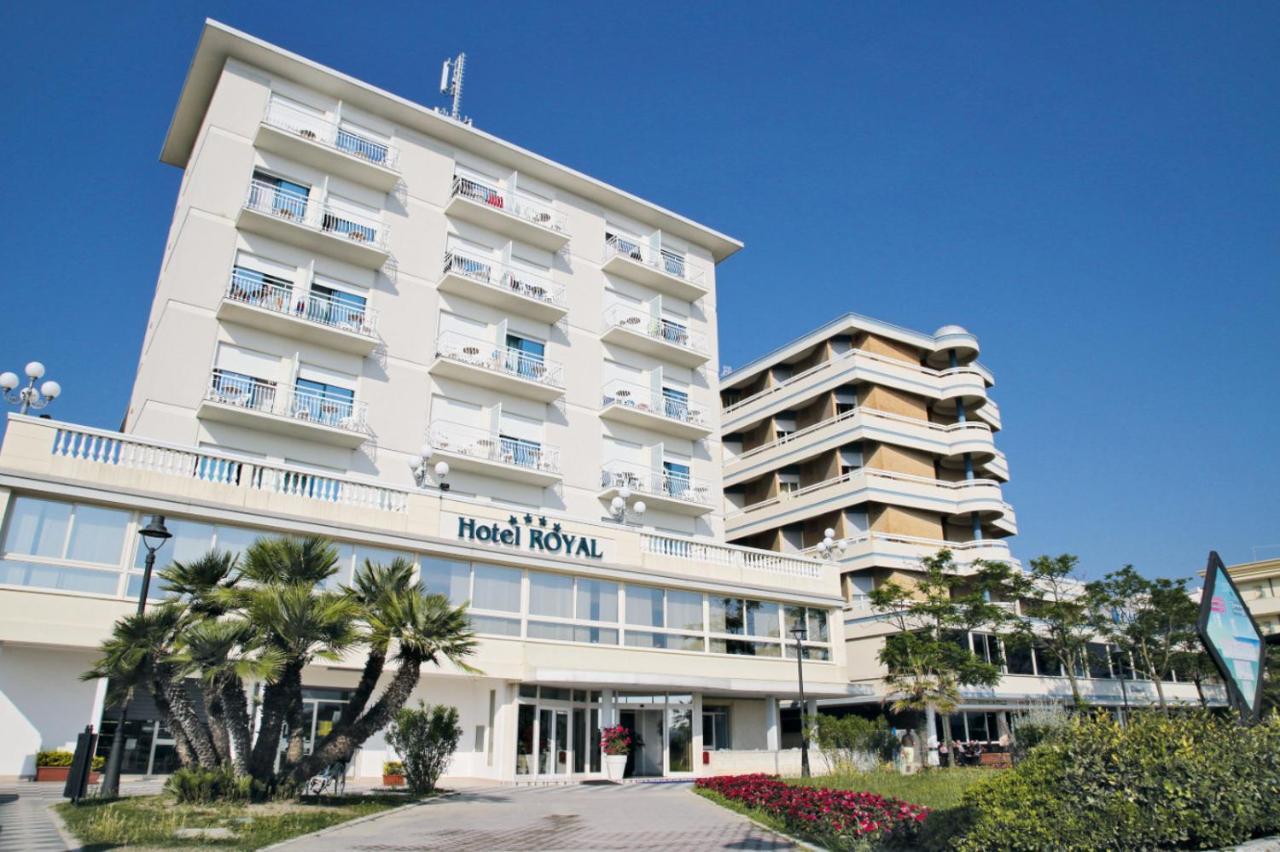 Hotel Royal Cesenatico Esterno foto