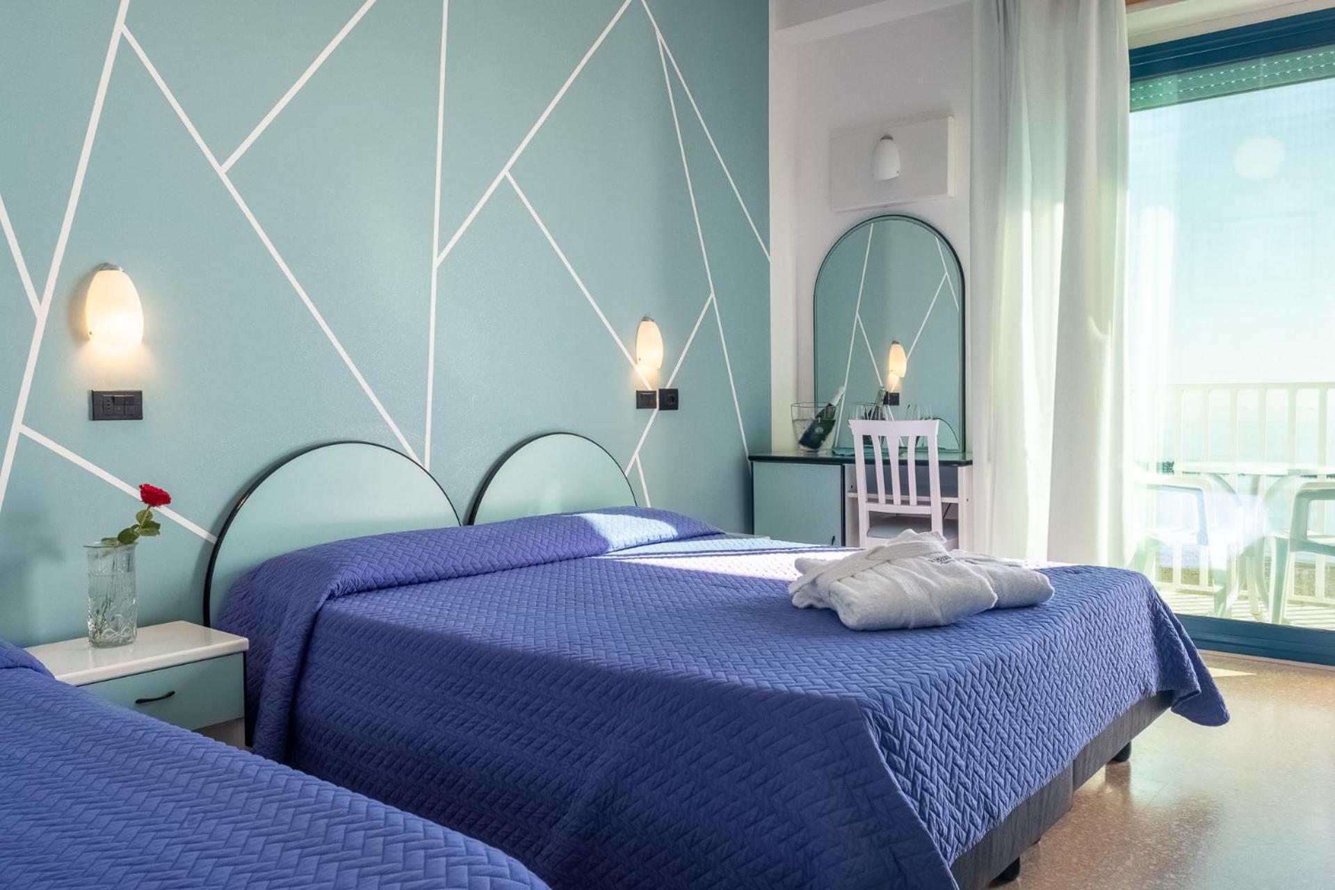 Hotel Royal Cesenatico Esterno foto