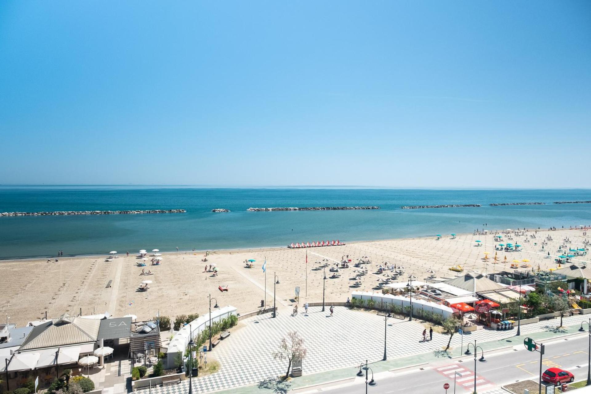 Hotel Royal Cesenatico Esterno foto