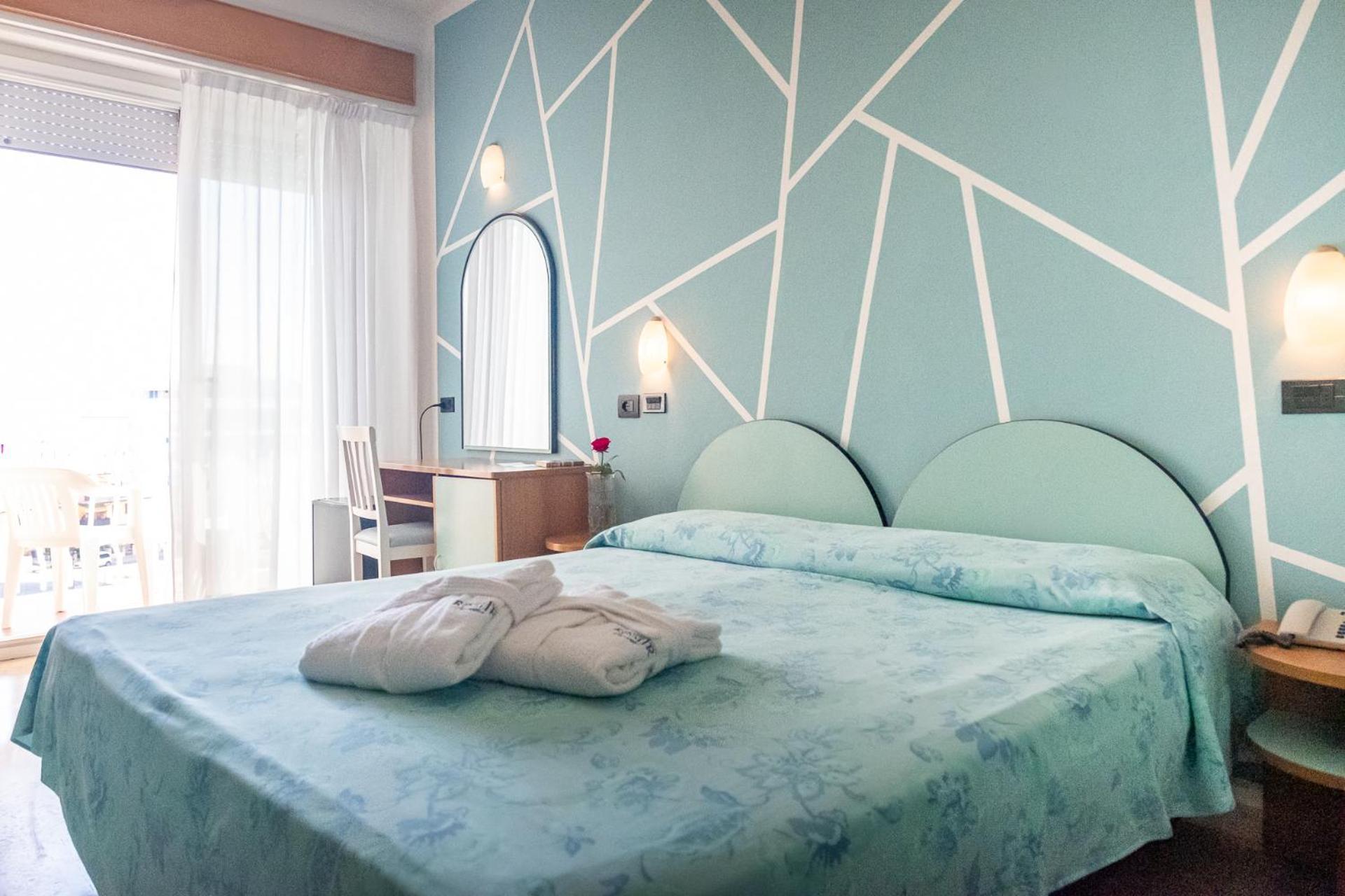Hotel Royal Cesenatico Esterno foto